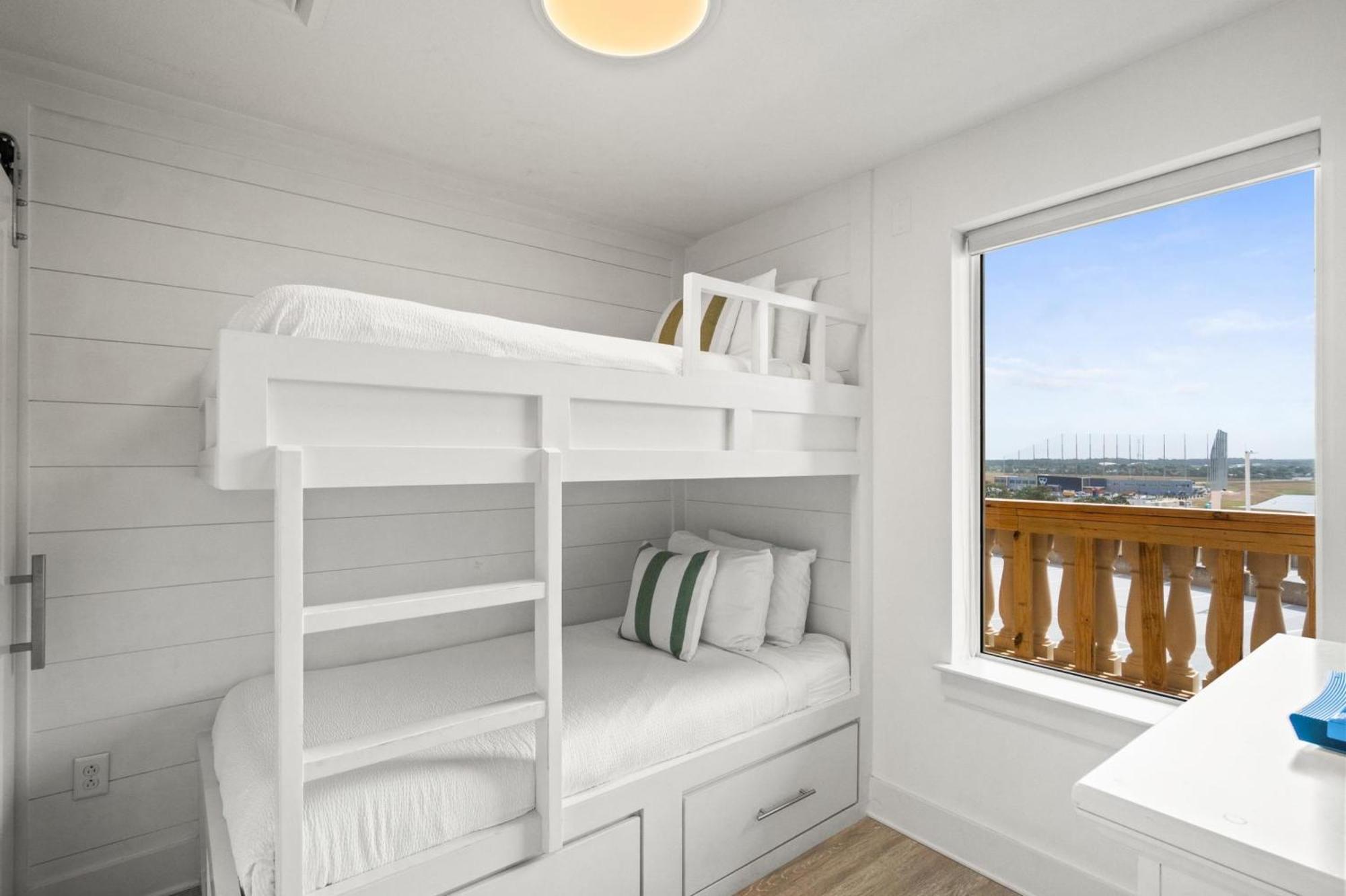 Tower 3 At Calypso Beach Resort Panama City Beach Room photo